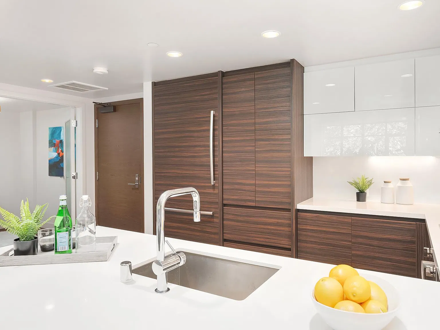 1 bed, 920 sqft, $3,400 — Photo 3