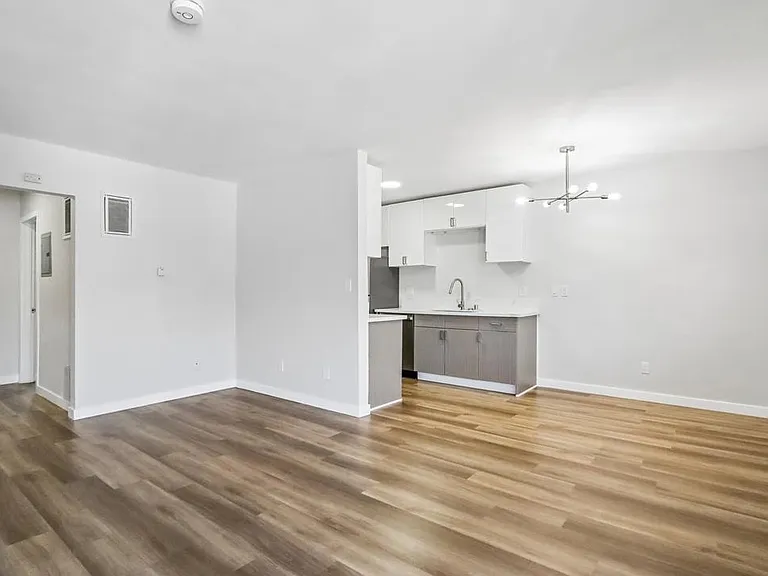 21107 Amie Ave #25 — Photo 23