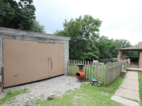 4th image of 292 Shady Ln