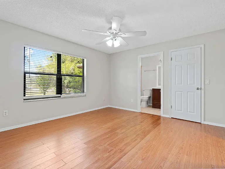 3 Olive Drive Run — Photo 13