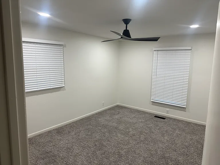 37 Sierra Dr — Photo 45