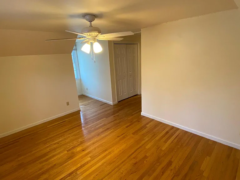 101 Inglewood Ct — Photo 23