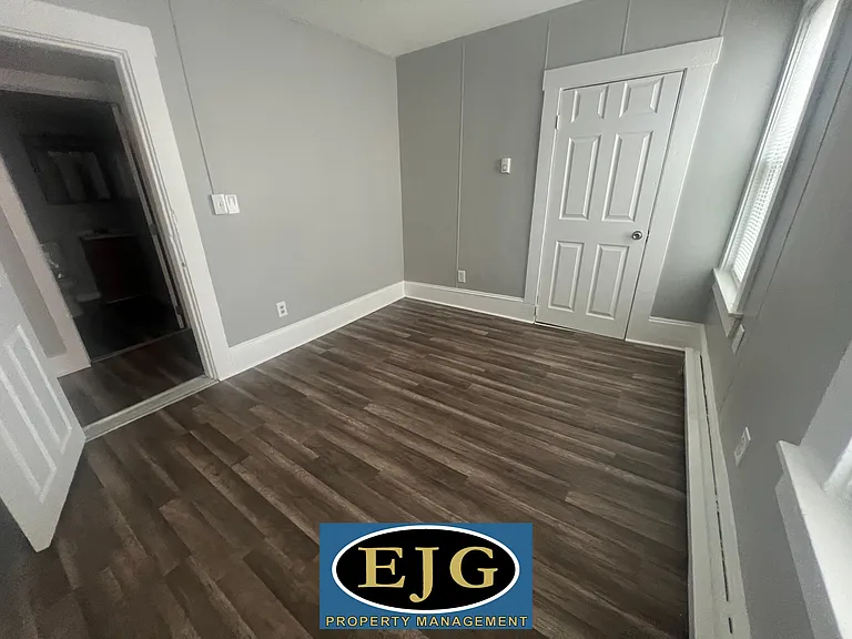 209 Pine St #2 — Photo 23