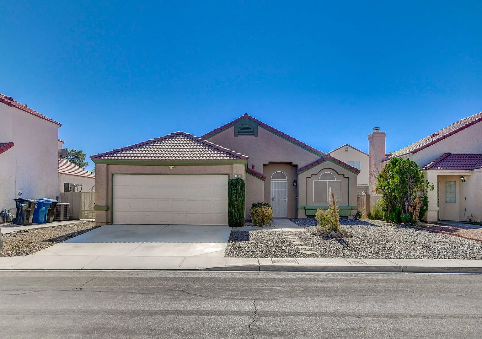Beautiful 3 bedroom single story home in North Las Vegas — Photo 2