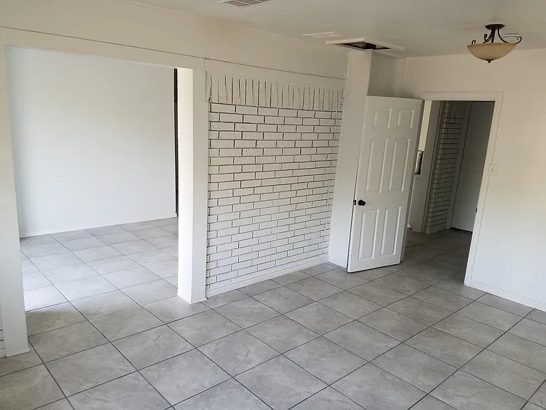 292 Barker St — Photo 8