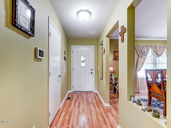 5th image of 984 Fenway Dr
