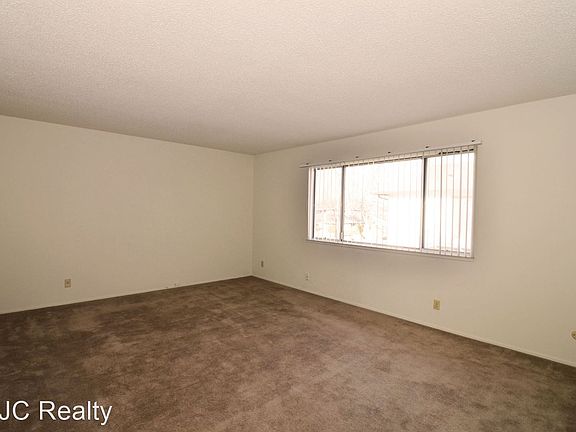 5th image of 680 W Valley Dr APT 3