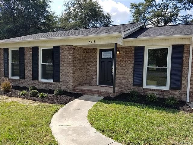 1st image of 829 Lakeview Dr