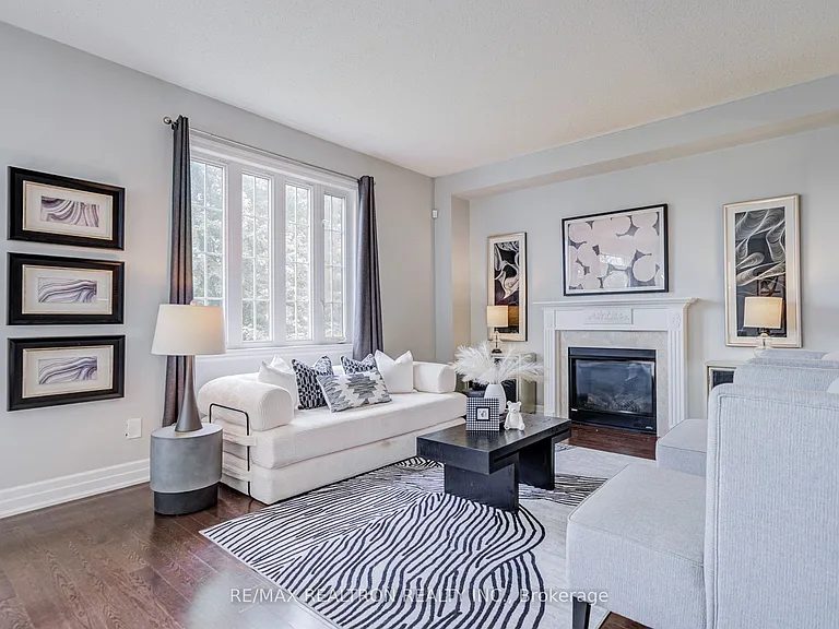 48 Robert Wilson Cres — Photo 17