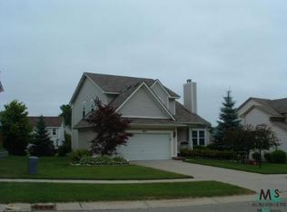 554 W Thornehill Trl, Oxford, MI 48371