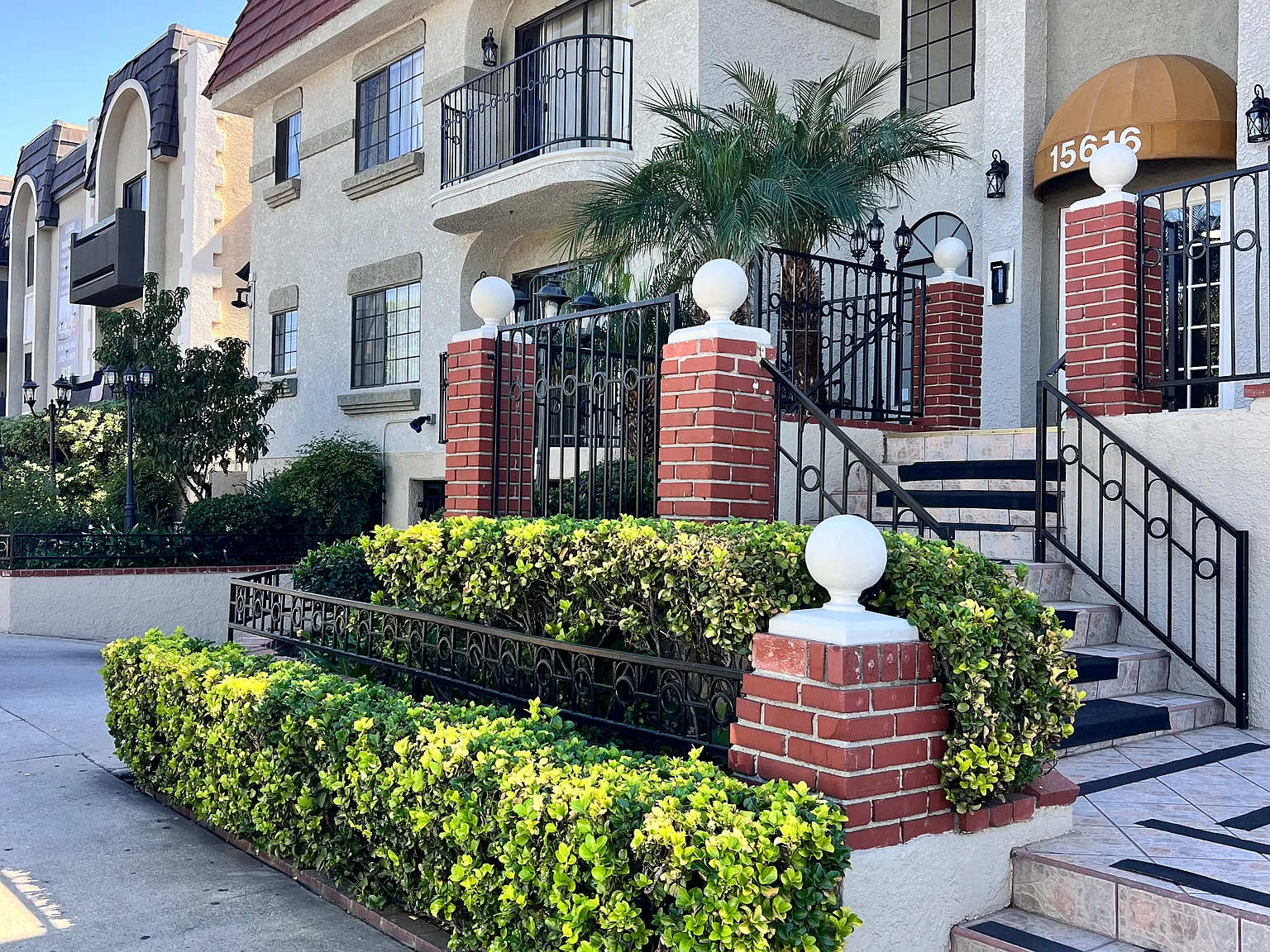 2 bed, $2,450 — Photo 1