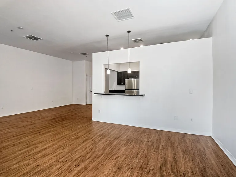 Harborview Apartments — Photo 59