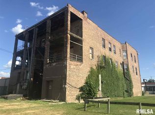 212 4th Ave S, Clinton, IA 52732