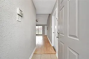 Building Photo - 12811 Glenhollow Dr
