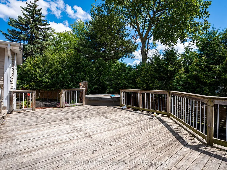 39 Sunnywood Cres — Photo 36