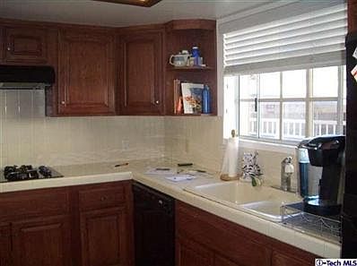 3rd image of 441 Palm Dr APT 3