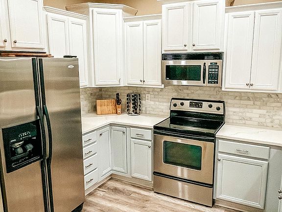 5th image of 113 Sylvan Dr
