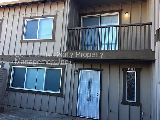 2nd image of 2609 Belmont Ln