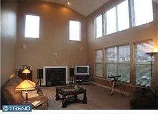 3rd image of 202 Fernwood Ct