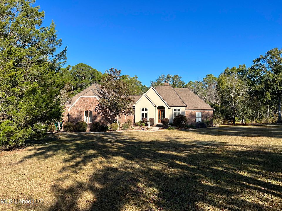 1st image of 15092 Laurelwood Dr