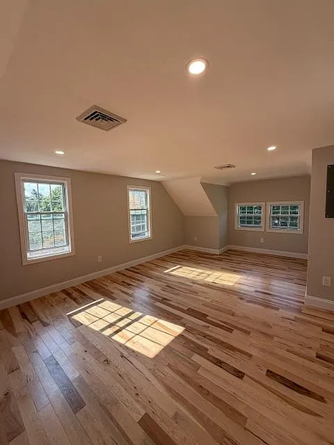 2544 County St - 3 — Photo 3