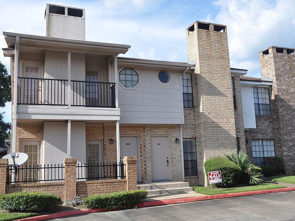 1st image of 1620 Wellington Pl APT 402