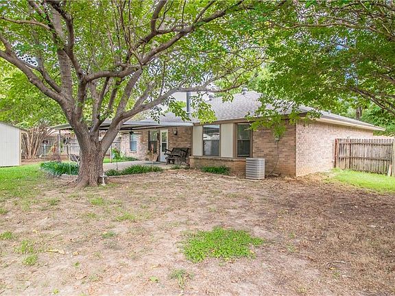 3rd image of 6821 Stillmeadows Cir N