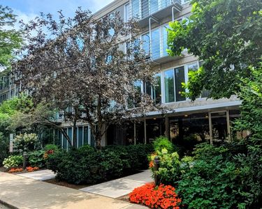2555 Gross Point Rd APT 205, Evanston, IL, 60201