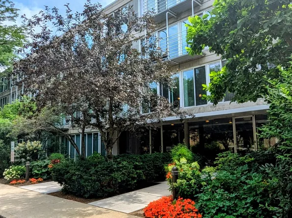 2555 Gross Point Rd APT 205, Evanston, IL 60201