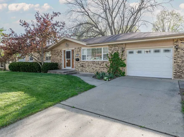 536 Longview Dr, Antioch, IL 60002