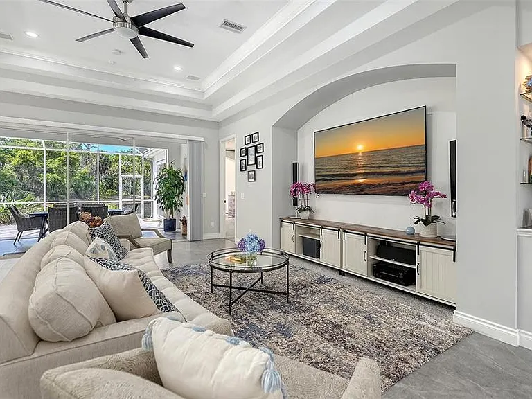 9000 Willow Brook Dr — Photo 3