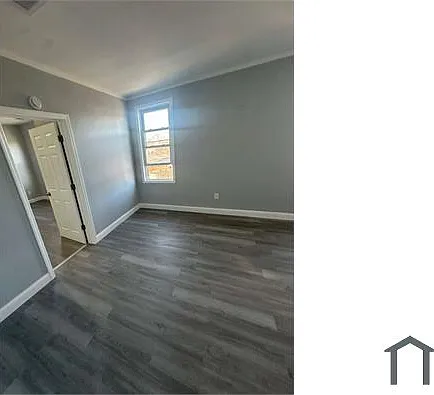 555 E 20th St #3R — Photo 7