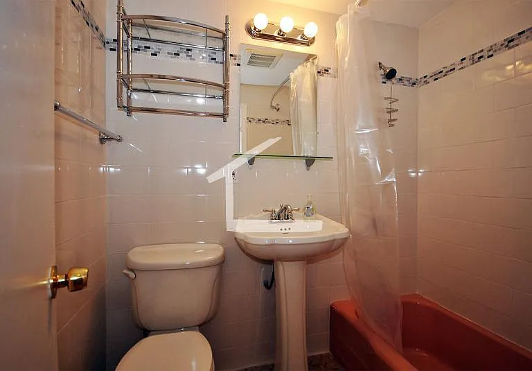 168 Winthrop Rd #4 — Photo 1