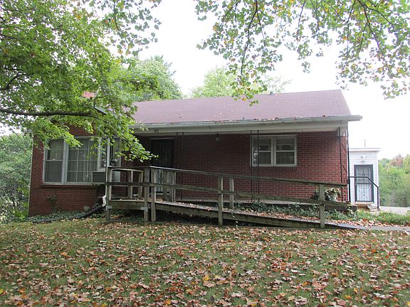 3rd image of 821 Rockwood Hts