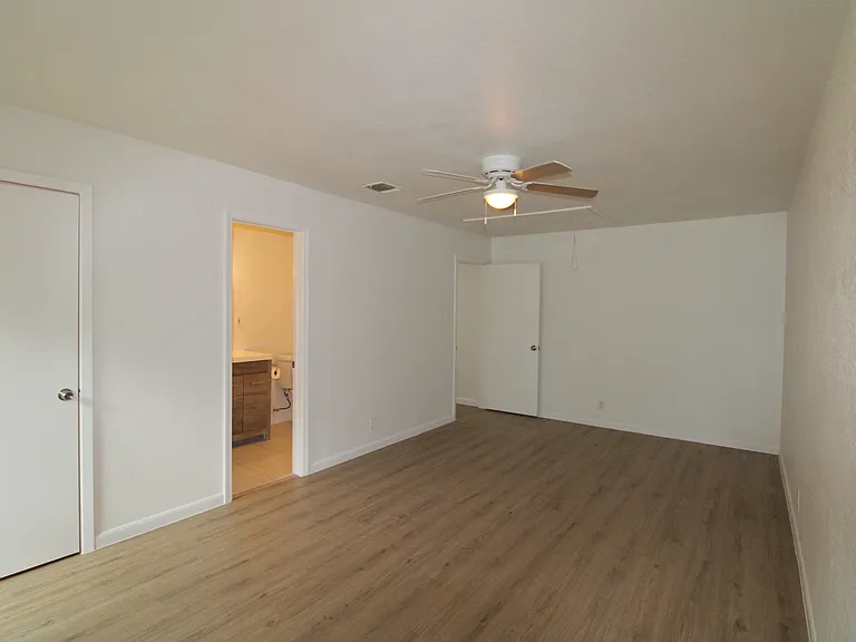 3807 Briarhaven St — Photo 13