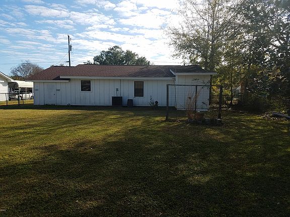 4th image of 19 Linda Ln