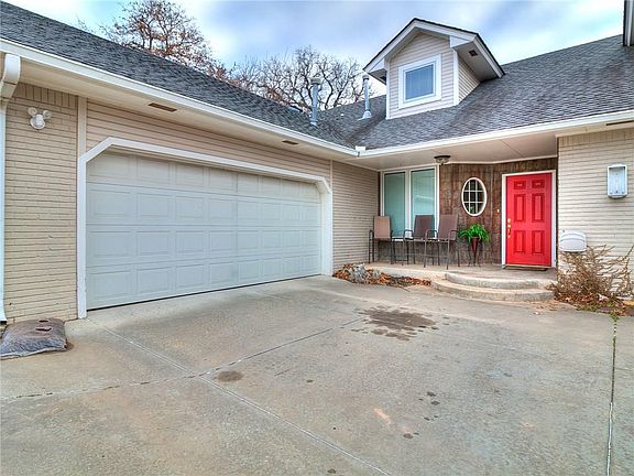 4th image of 1600 Sunset Ln