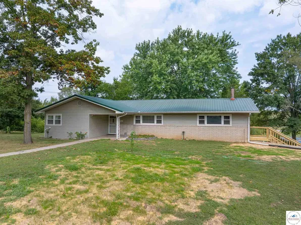 29117 Lake Shore Dr, Sedalia, MO 65301