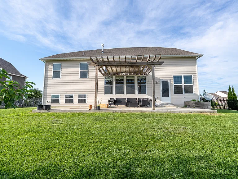 15555 Memorial Way — Photo 36