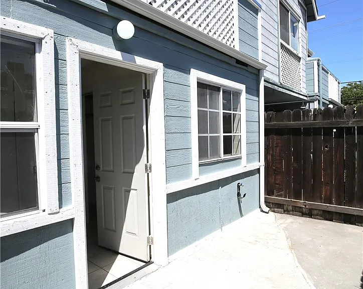 1211 Huntington Dr #F — Photo 17