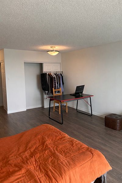 Burnaby Apartment for rent - 0 Bedrooms — photo 6