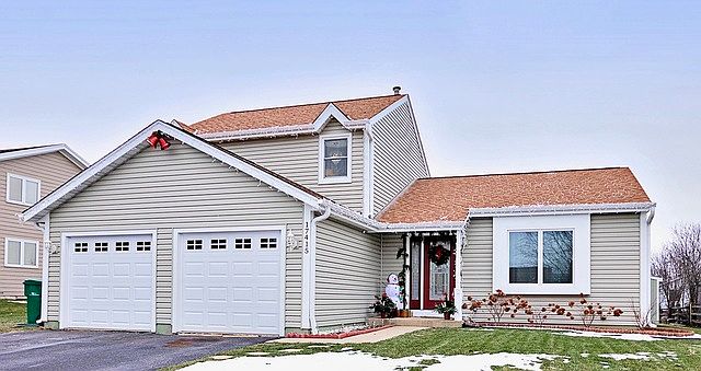 1st image of 17415 W Hickory Ln