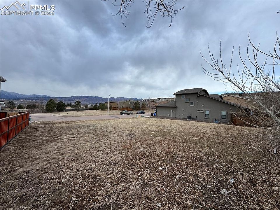 2nd image of 3715 Scott Ln