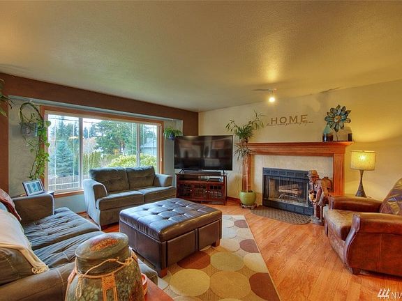 4th image of 12209 205th Avenue Ct E