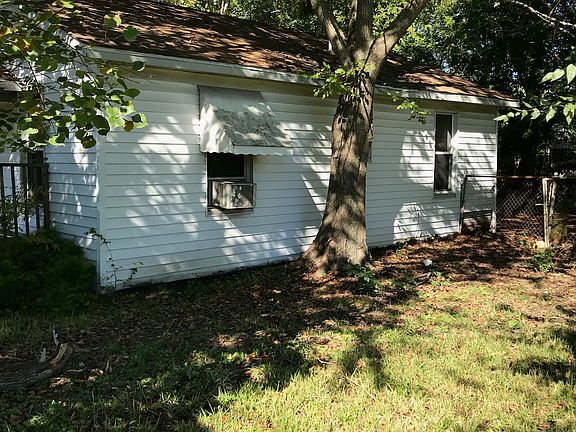2nd image of 4513 Davenport St