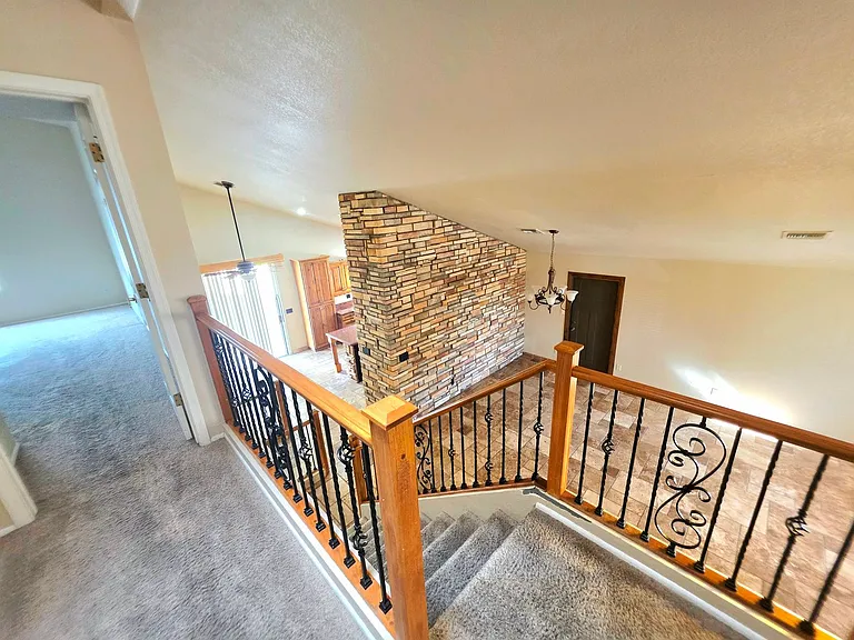 4106 E Becker Ln — Photo 16