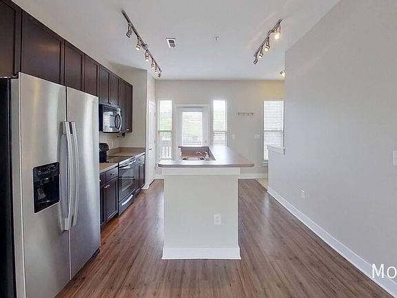 3rd image of 827 Seigle Point Dr