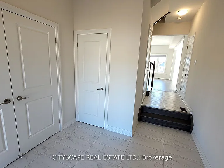 206 Rosanne Cir — Photo 3