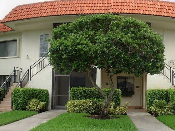 1st image of 382 Lakeview Dr APT 102
