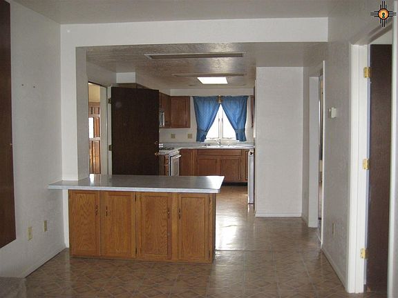 2nd image of 1221 Country Club Dr